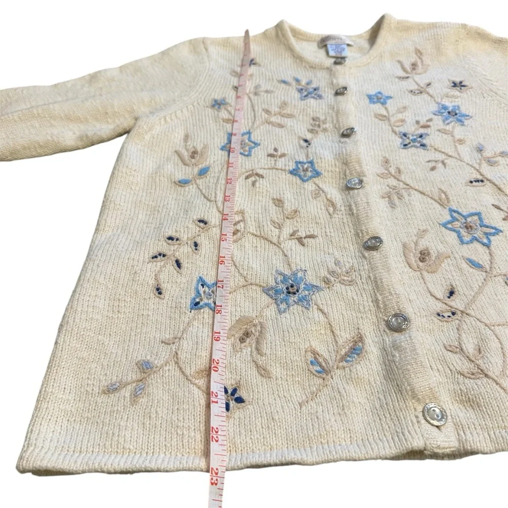 Vintage Northern Reflections Cream Embroidered Floral Button Cardigan Medium - Picture 8 of 11